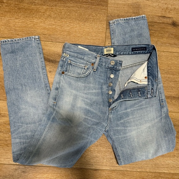 Citizens of Humanity Liya high rise - torn
size 24 - Picture 7 of 8